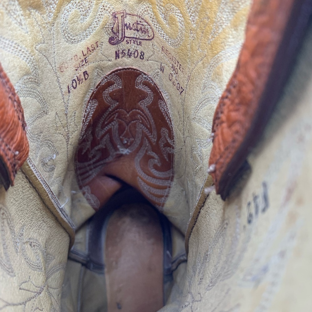 Vintage Justin Cowboy Boots​​​​​ - Picture 6 of 7